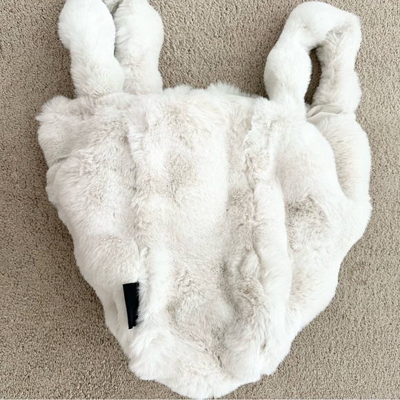 Duplicate Listing - White Faux Fur Bucket Tote Bag Purse - Winter Fashion - Picture 12 of 16